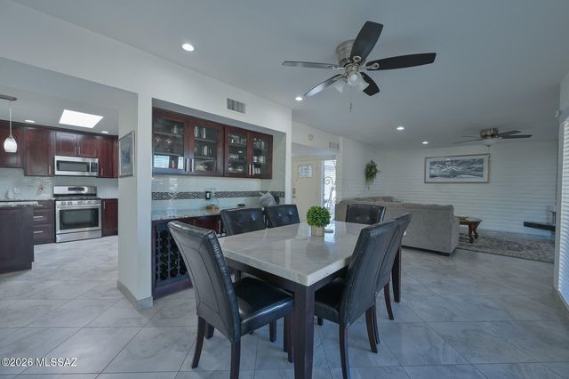 1129 W Middleton Road, Tucson, AZ 85704