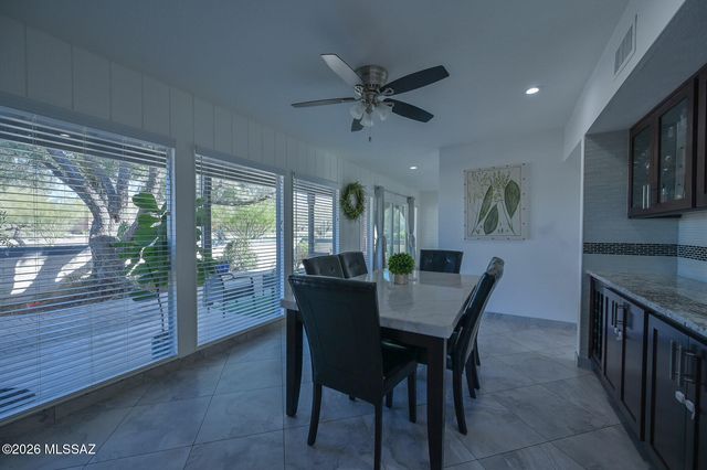 1129 W Middleton Road, Tucson, AZ 85704