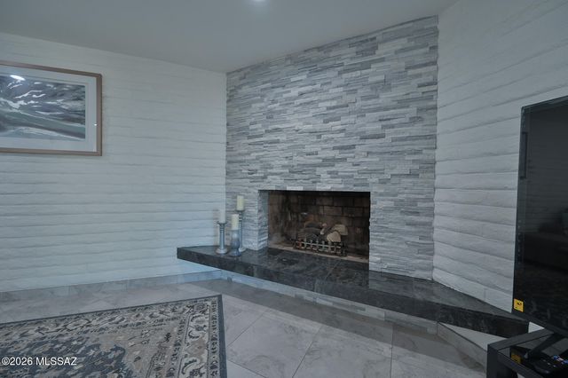 1129 W Middleton Road, Tucson, AZ 85704