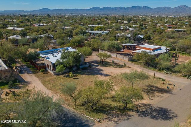 1129 W Middleton Road, Tucson, AZ 85704