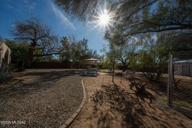 1129 W Middleton Road, Tucson, AZ 85704