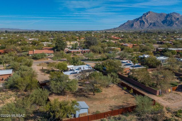 1129 W Middleton Road, Tucson, AZ 85704