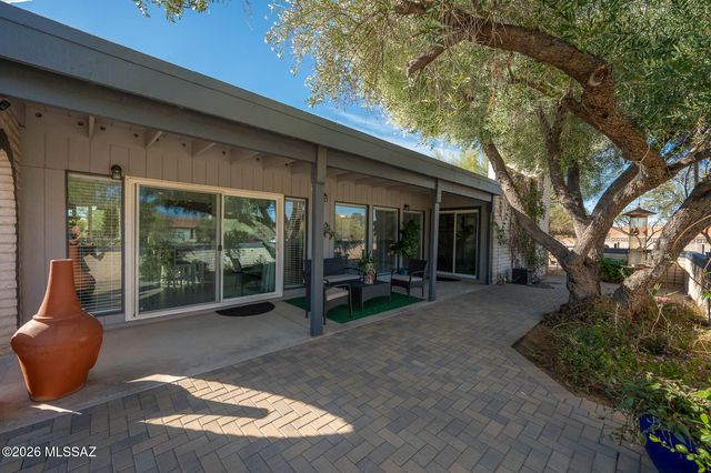 1129 W Middleton Road, Tucson, AZ 85704