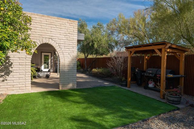 1129 W Middleton Road, Tucson, AZ 85704