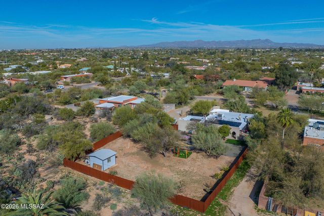 1129 W Middleton Road, Tucson, AZ 85704