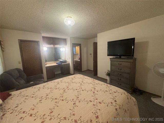 909 Bayshore Drive, Sand Springs, OK 74063