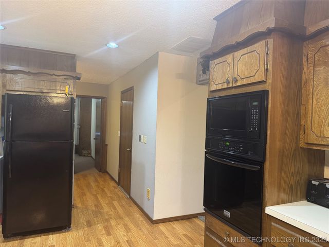 909 Bayshore Drive, Sand Springs, OK 74063