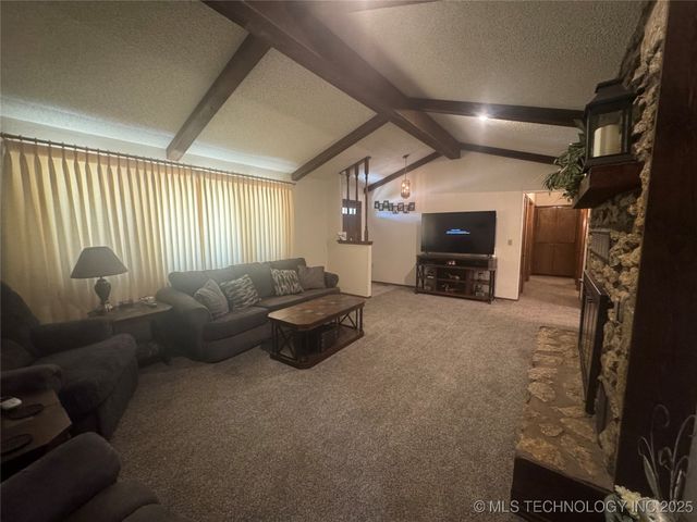 909 Bayshore Drive, Sand Springs, OK 74063