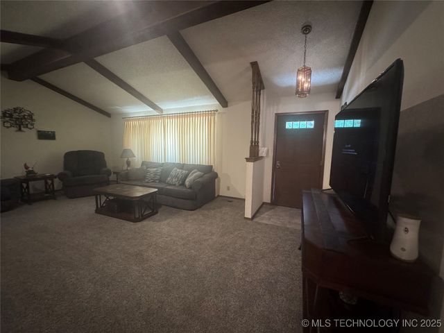 909 Bayshore Drive, Sand Springs, OK 74063