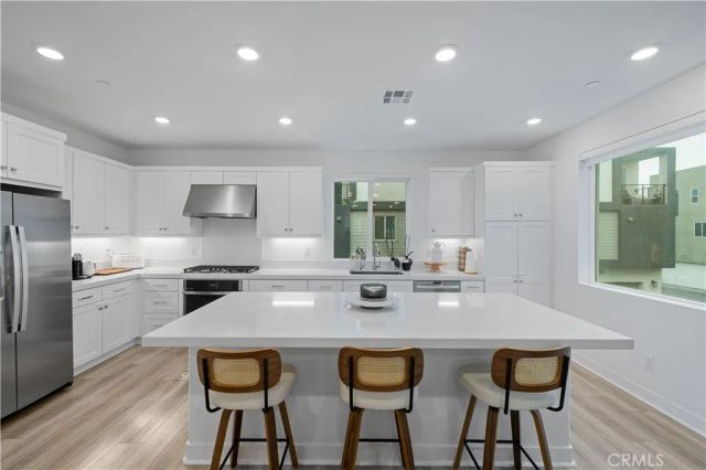 26799 Keystone Loop, Valencia, CA 91381