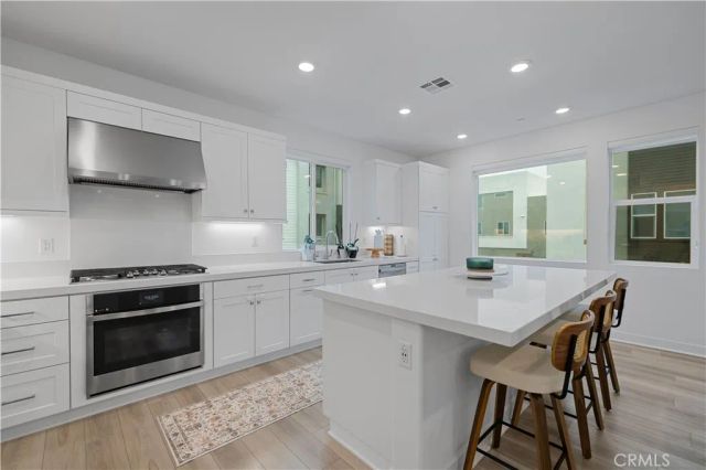 26799 Keystone Loop, Valencia, CA 91381