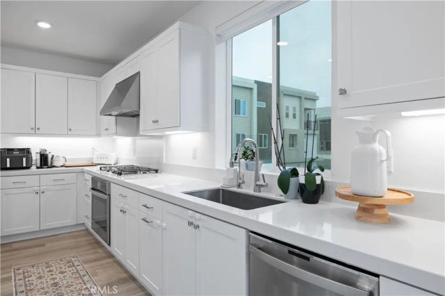 26799 Keystone Loop, Valencia, CA 91381