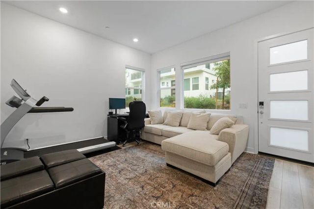 26799 Keystone Loop, Valencia, CA 91381