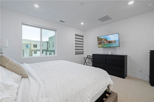 26799 Keystone Loop, Valencia, CA 91381