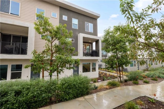 26799 Keystone Loop, Valencia, CA 91381