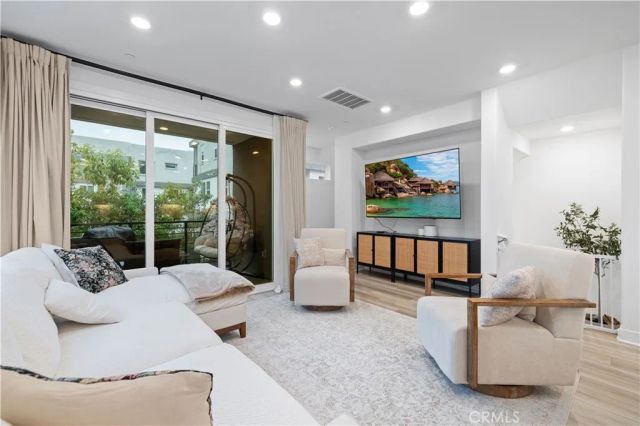 26799 Keystone Loop, Valencia, CA 91381