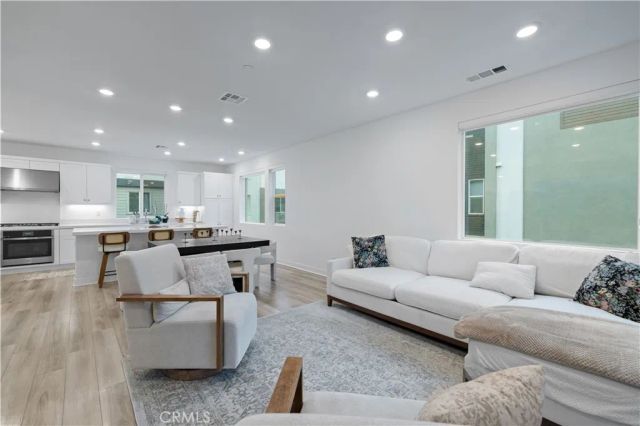 26799 Keystone Loop, Valencia, CA 91381