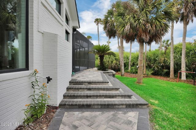 3211 OLD BARN Court, Ponte Vedra Beach, FL 32082