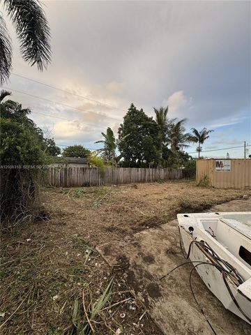 16525 SW 292nd Ter, Homestead, FL 33033