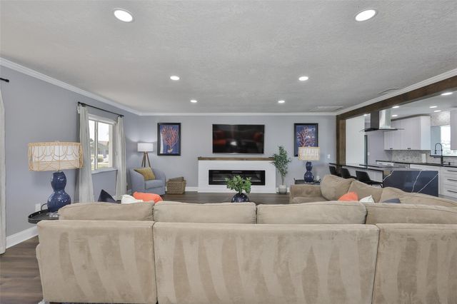 405 BLACKHAWK CIRCLE, Sun City Center, FL 33573