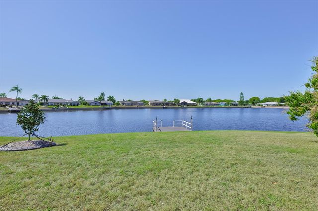 405 BLACKHAWK CIRCLE, Sun City Center, FL 33573