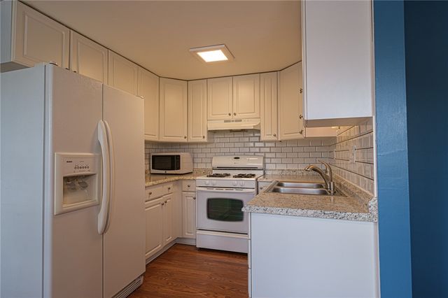 84 Cortland Dr W, Kennedy Twp, PA 15136