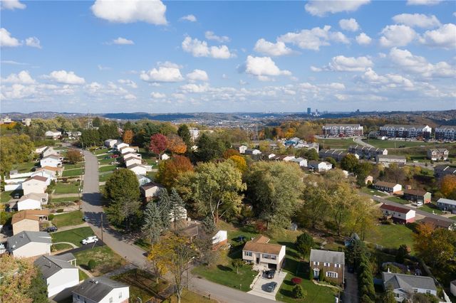 84 Cortland Dr W, Kennedy Twp, PA 15136