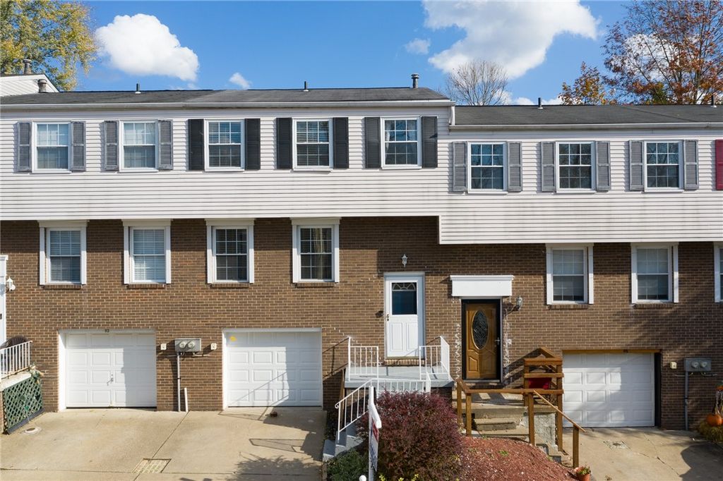 84 Cortland Dr W, Kennedy Twp, PA 15136