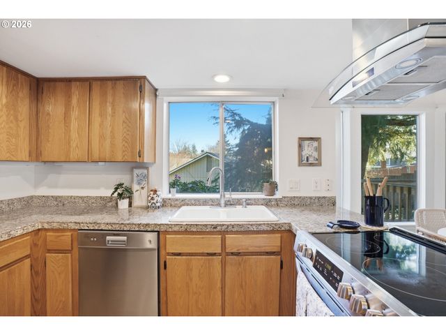 20182 Sw TILLAMOOK Ct, Tualatin, OR 97062