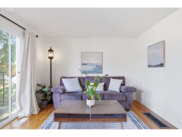 20182 Sw TILLAMOOK Ct, Tualatin, OR 97062