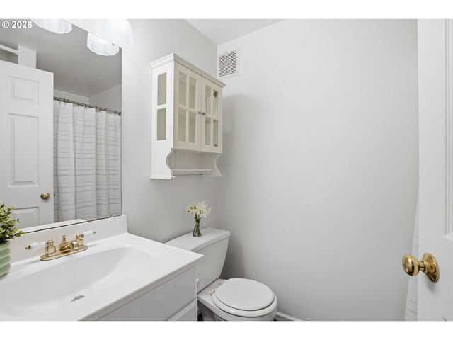 20182 Sw TILLAMOOK Ct, Tualatin, OR 97062