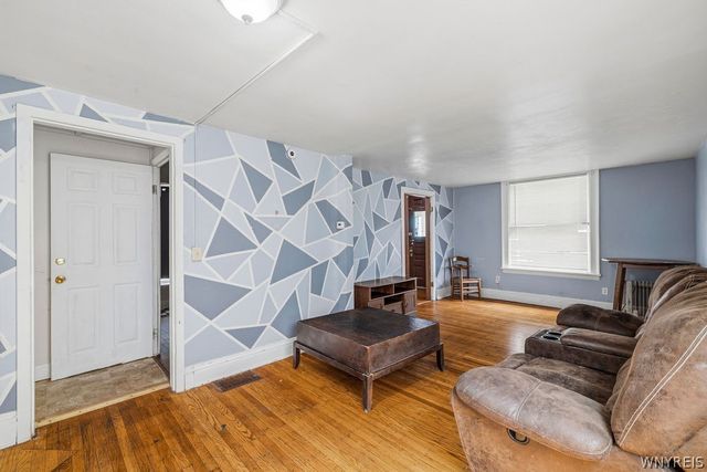 37 Northrup Place, Buffalo, NY 14214