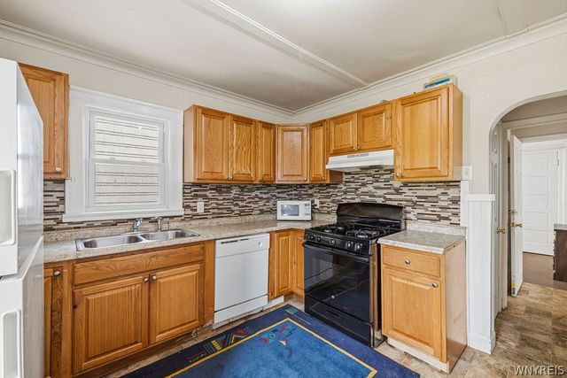 37 Northrup Place, Buffalo, NY 14214
