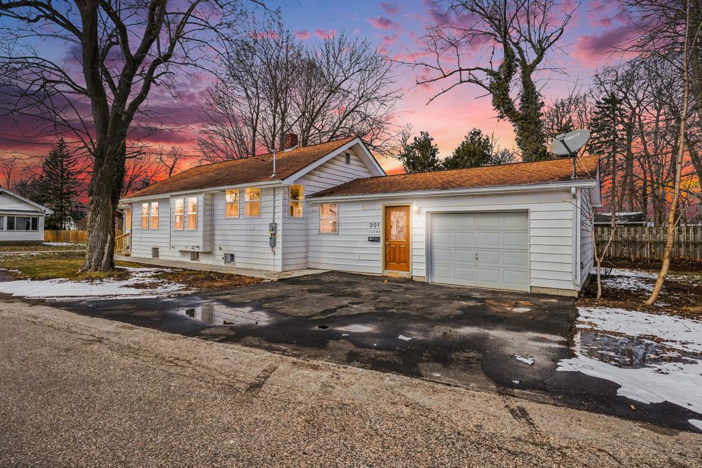 201 Ilene Street, Sturgis, MI 49091