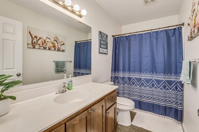 37621 Hawthorne Avenue, North Branch, MN 55056
