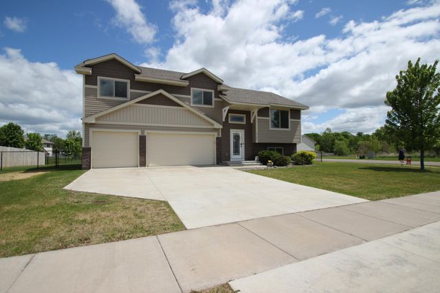 37621 Hawthorne Avenue, North Branch, MN 55056