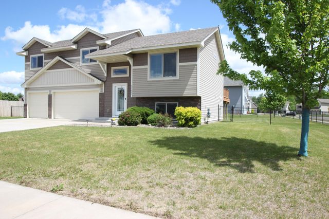 37621 Hawthorne Avenue, North Branch, MN 55056