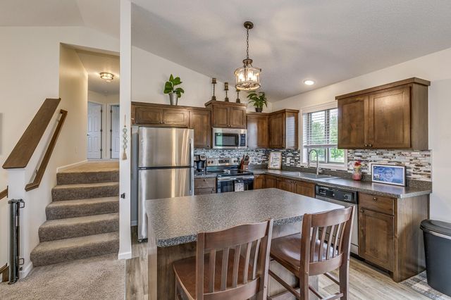 37621 Hawthorne Avenue, North Branch, MN 55056