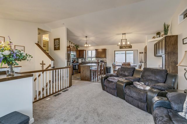37621 Hawthorne Avenue, North Branch, MN 55056