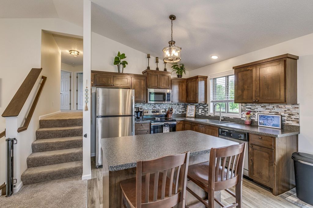 37621 Hawthorne Avenue, North Branch, MN 55056 — photo 3