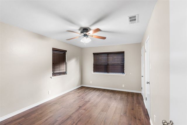 104 Chisholm Street, St Jo, TX 76265
