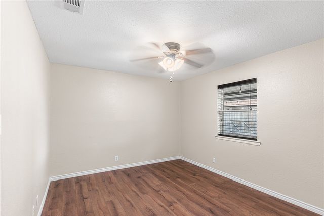 104 Chisholm Street, St Jo, TX 76265