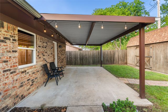 104 Chisholm Street, St Jo, TX 76265