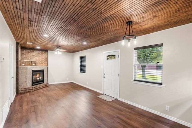 104 Chisholm Street, St Jo, TX 76265