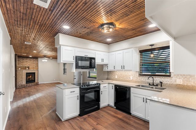 104 Chisholm Street, St Jo, TX 76265