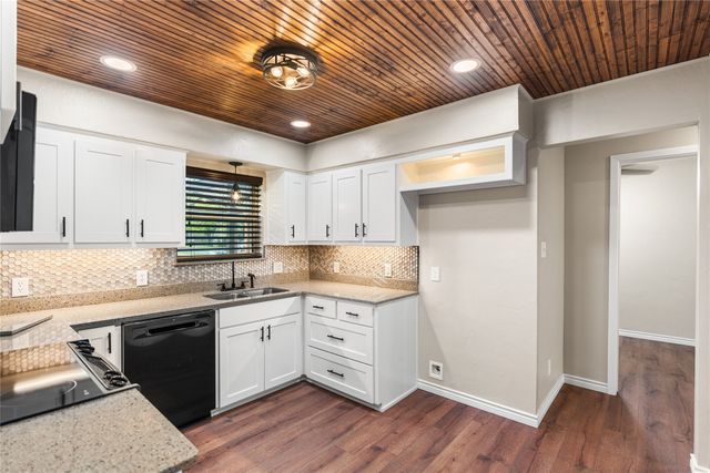 104 Chisholm Street, St Jo, TX 76265