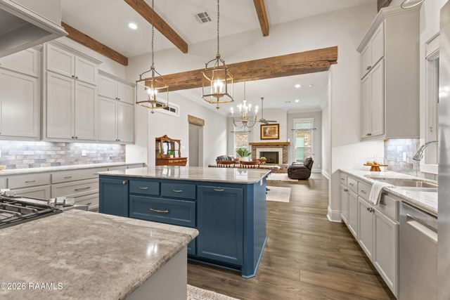 112 Snapping Lane, Broussard, LA 70518