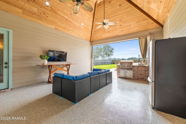 112 Snapping Lane, Broussard, LA 70518