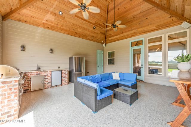 112 Snapping Lane, Broussard, LA 70518