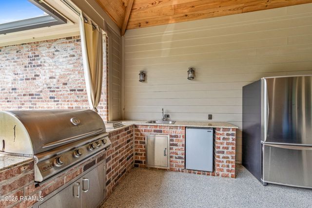 112 Snapping Lane, Broussard, LA 70518